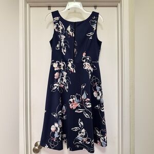 White House Black Market floral navy cocktail dress - size 6P